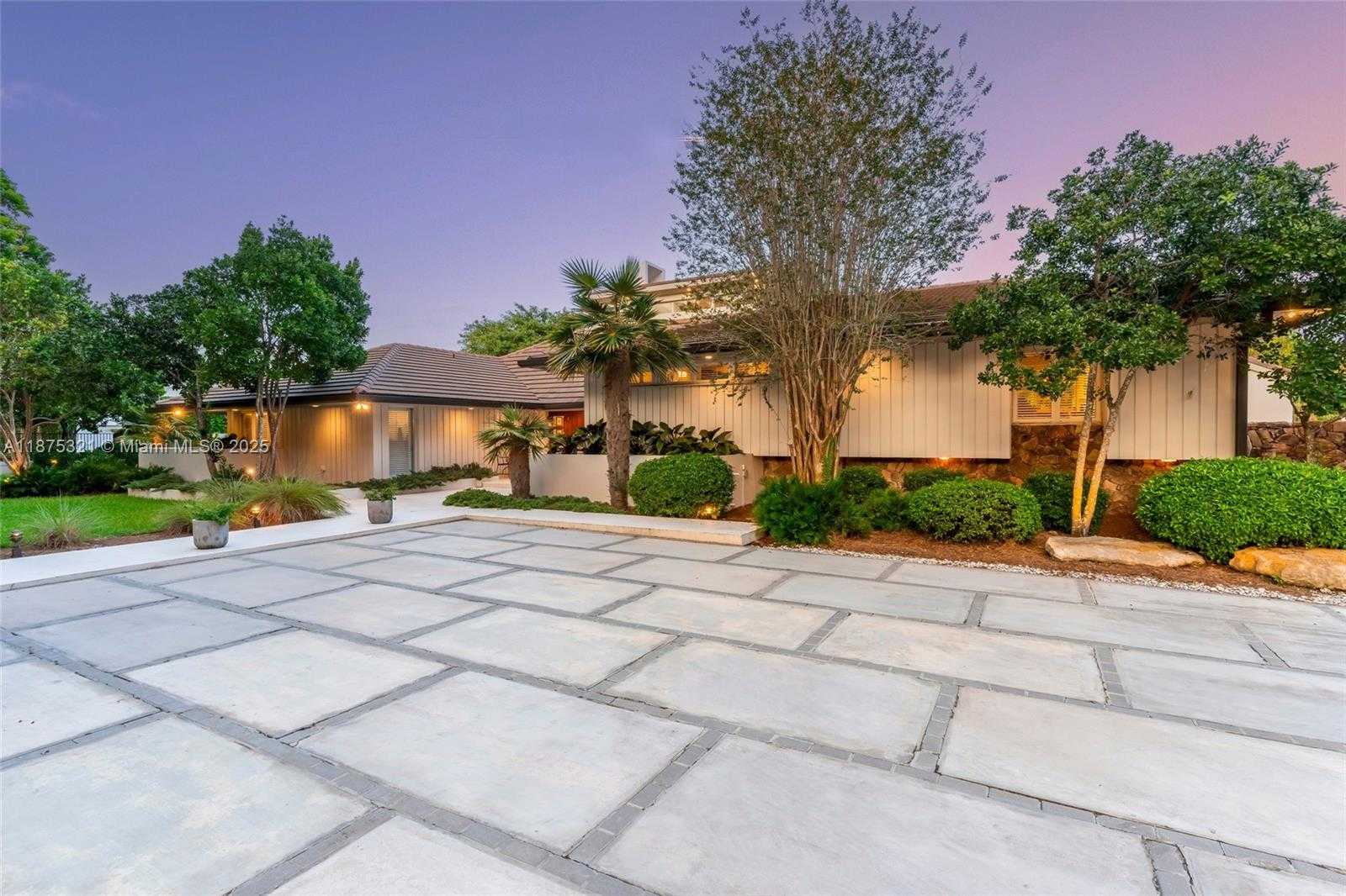 Small Image of 451 RIDGE RD, Coral Gables Number 58
