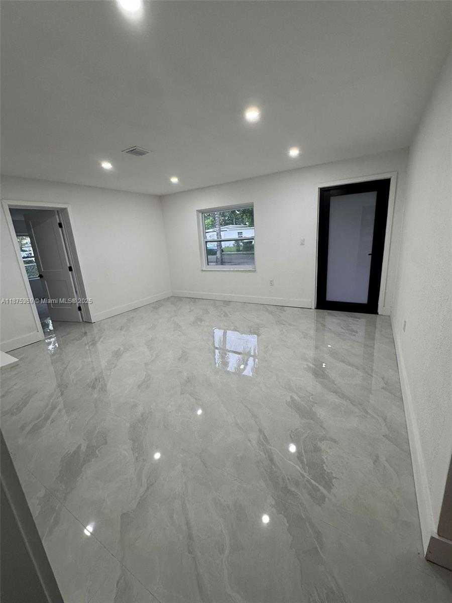Small Image of 13720 NORTH WEST 4TH CT, North Miami Number 10