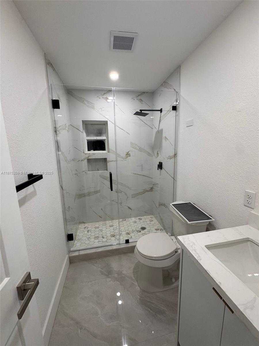 Small Image of 13720 NORTH WEST 4TH CT, North Miami Number 12
