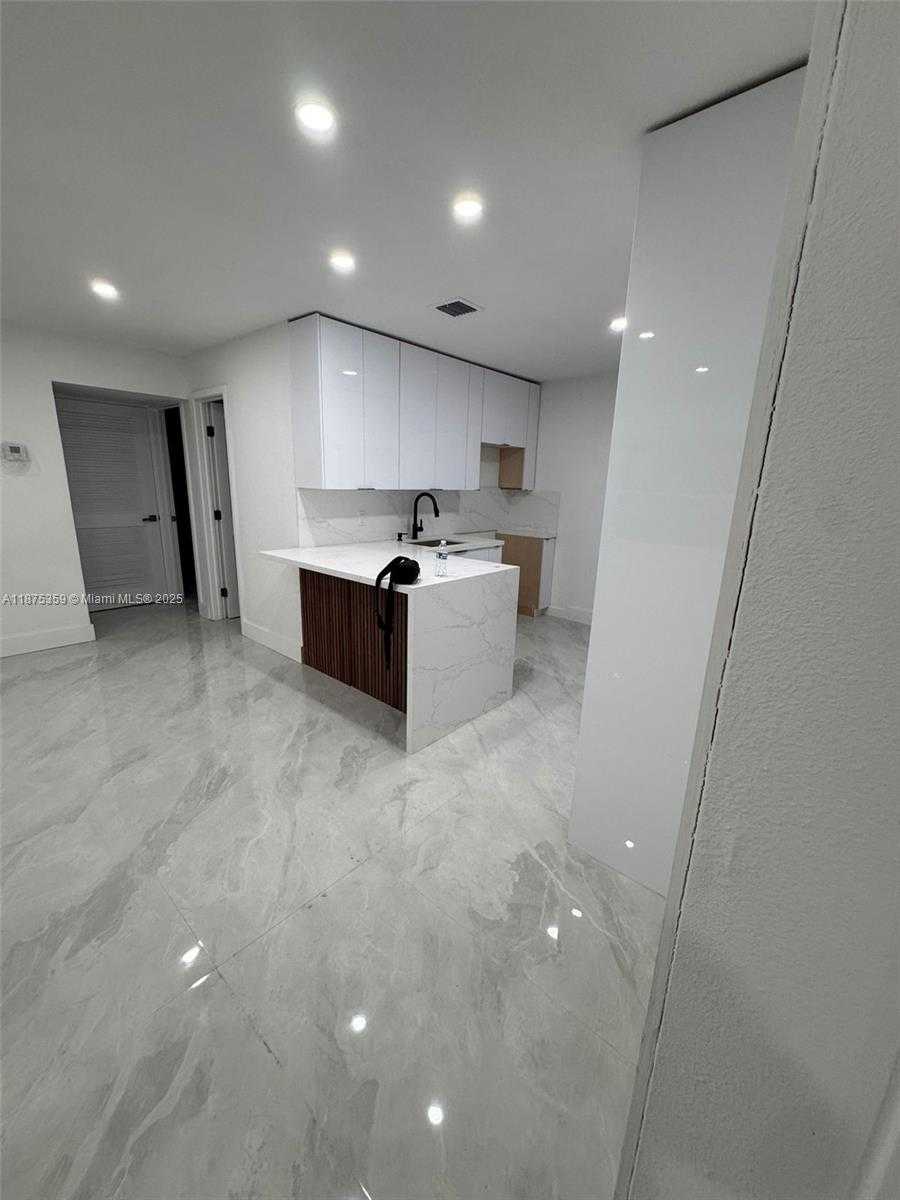 Small Image of 13720 NORTH WEST 4TH CT, North Miami Number 18