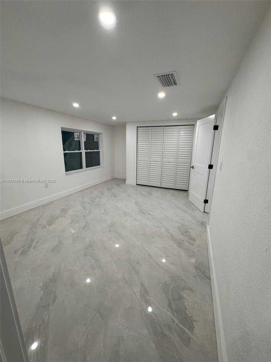 Small Image of 13720 NORTH WEST 4TH CT, North Miami Number 19