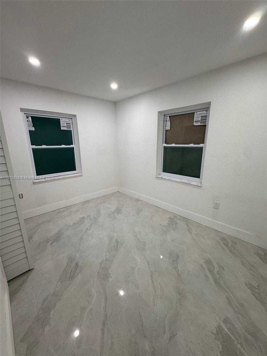 Small Image of 13720 NORTH WEST 4TH CT, North Miami Number 5