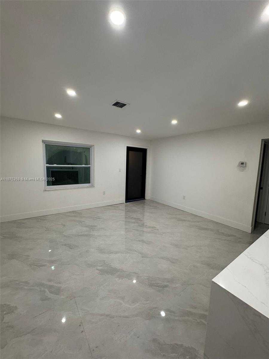 Small Image of 13720 NORTH WEST 4TH CT, North Miami Number 6