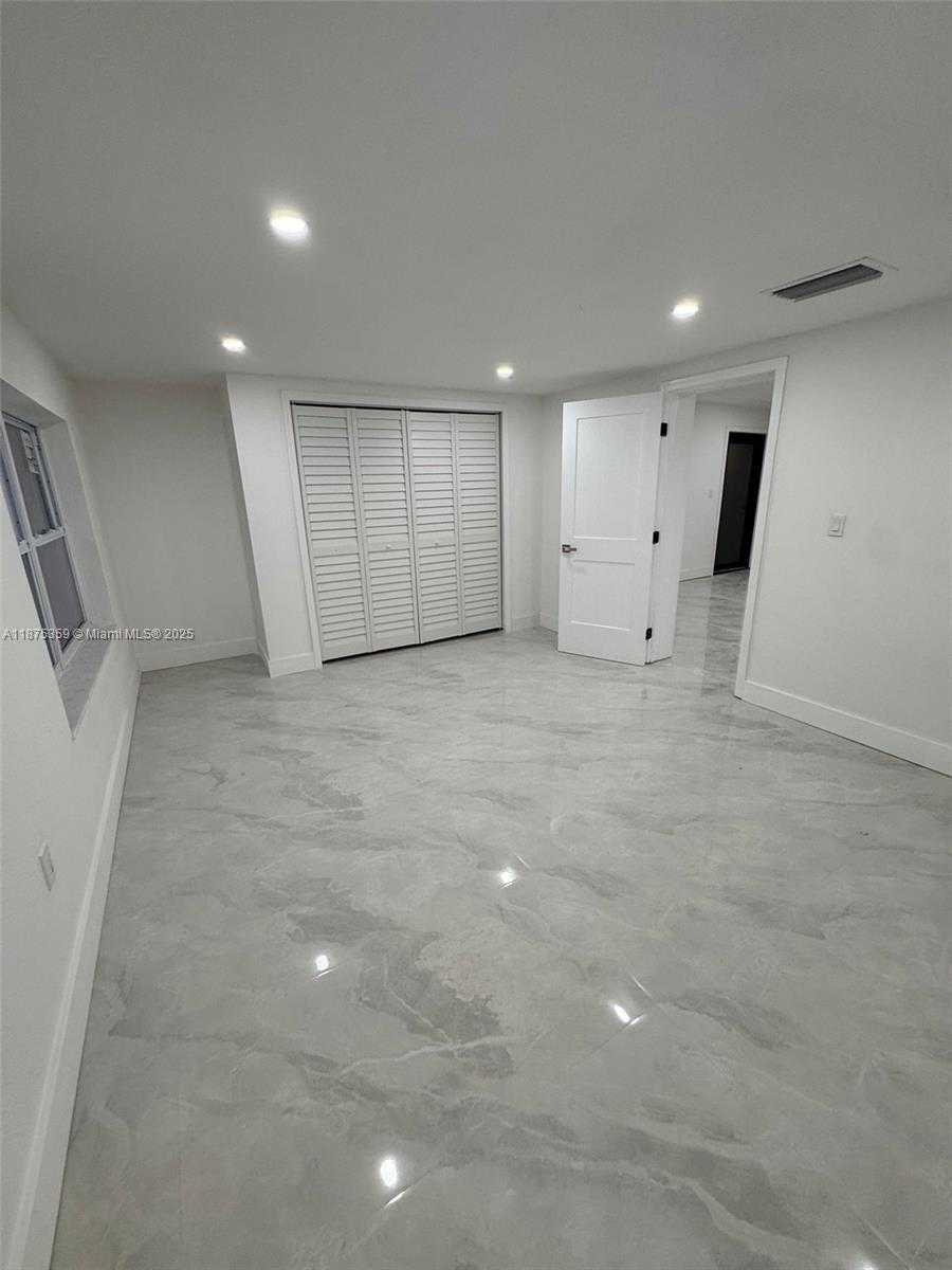Small Image of 13720 NORTH WEST 4TH CT, North Miami Number 7
