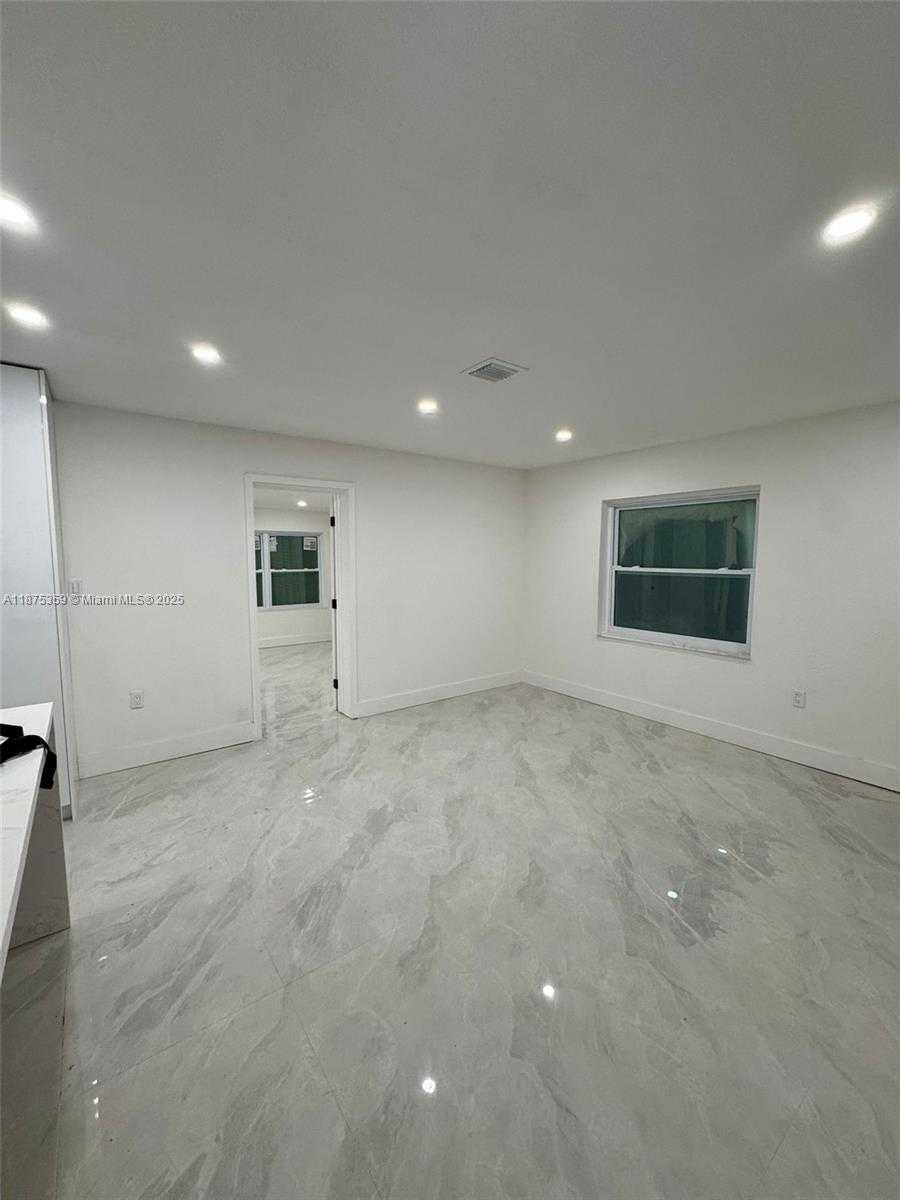 Small Image of 13720 NORTH WEST 4TH CT, North Miami Number 8