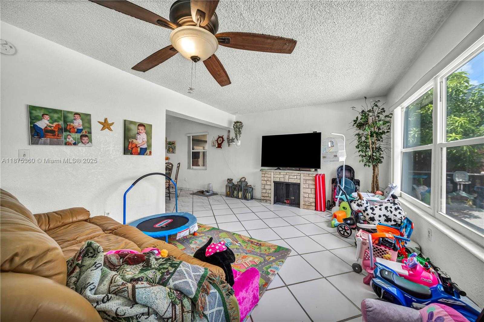 Small Image of 1317 WEST 61ST PL, Hialeah Number 12