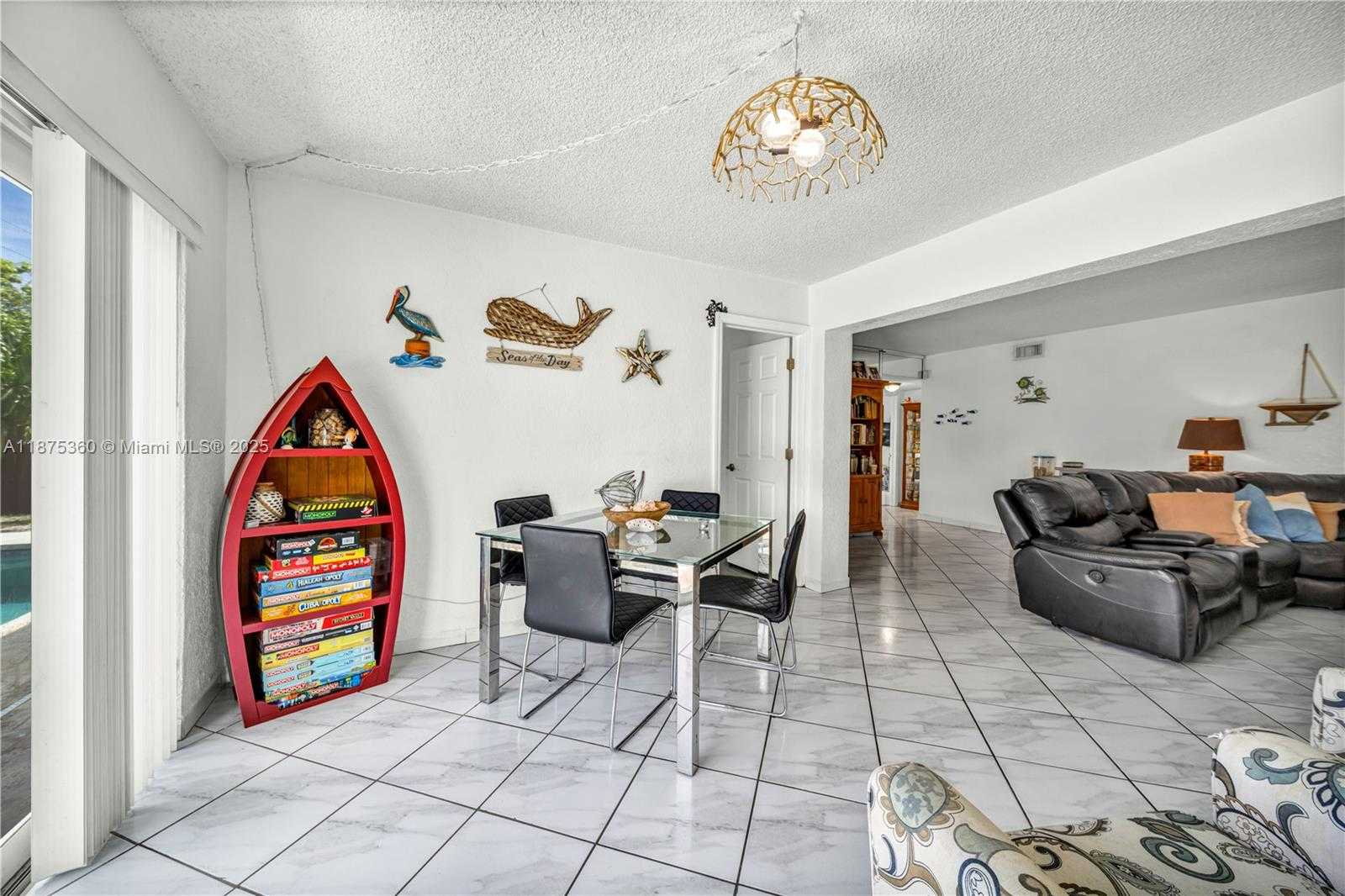 Small Image of 1317 WEST 61ST PL, Hialeah Number 14