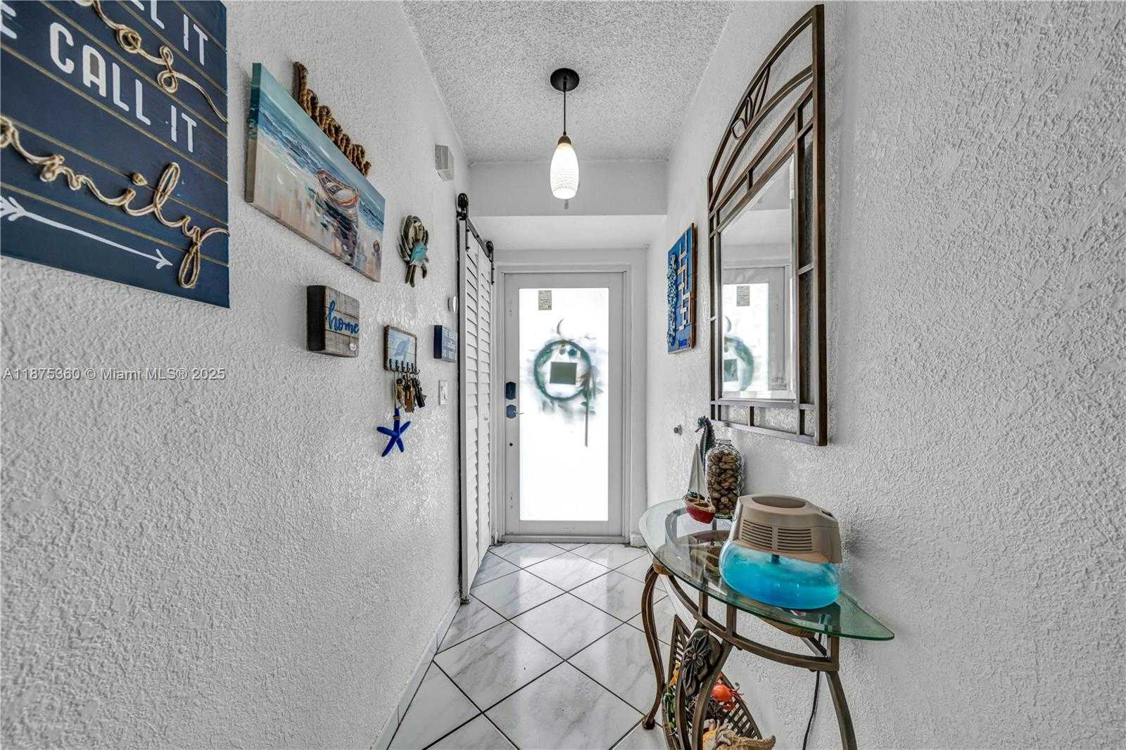 Small Image of 1317 WEST 61ST PL, Hialeah Number 2