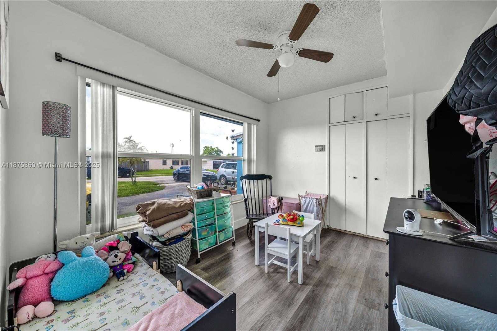 Small Image of 1317 WEST 61ST PL, Hialeah Number 21