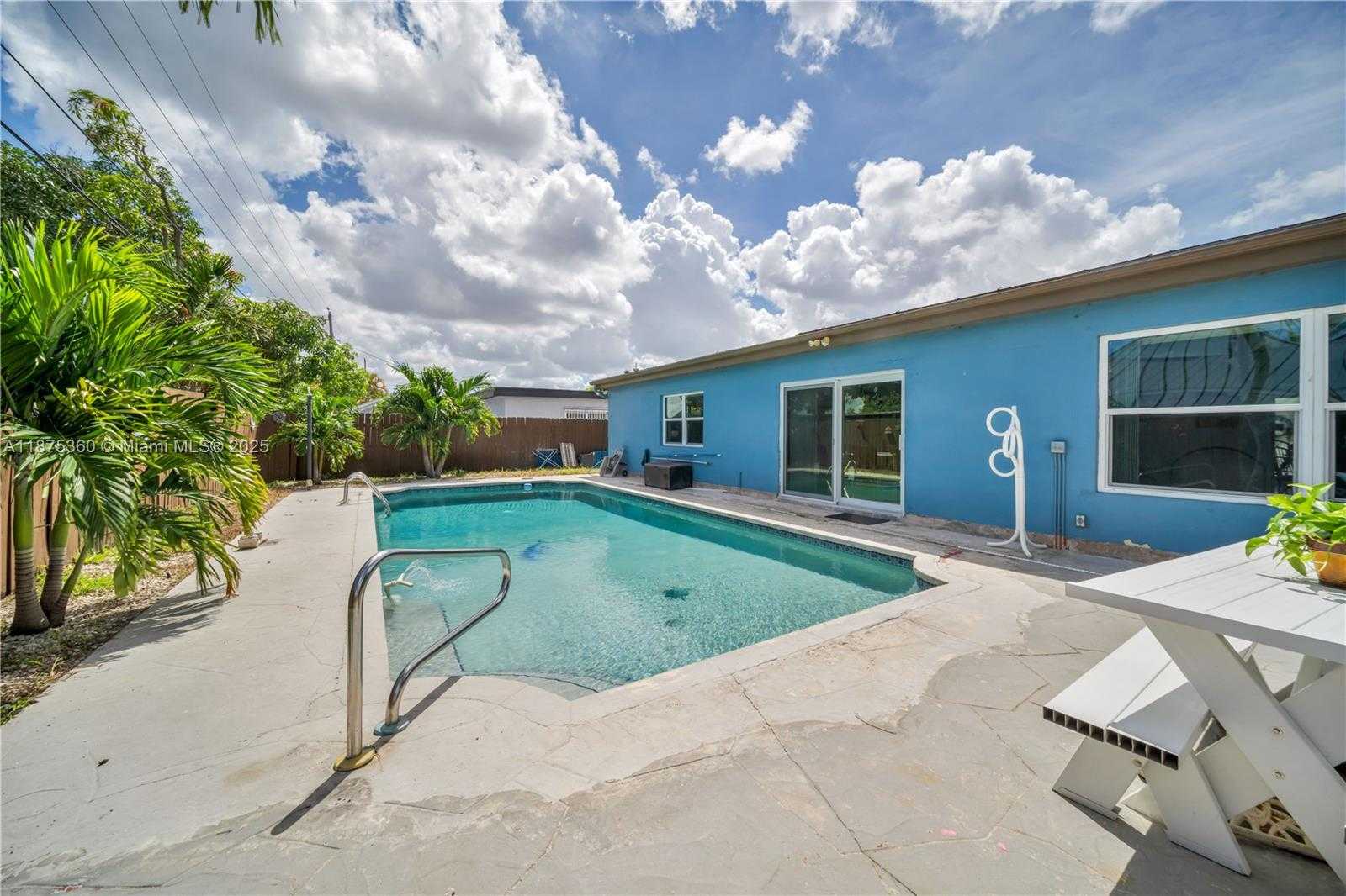 Small Image of 1317 WEST 61ST PL, Hialeah Number 25