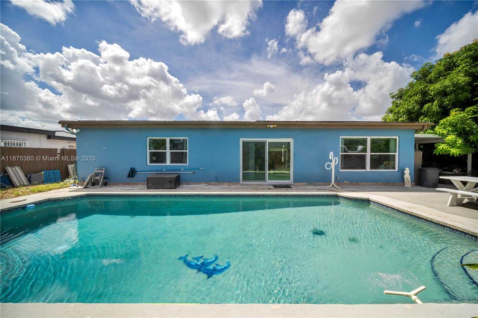 Small Image of 1317 WEST 61ST PL, Hialeah Number 27