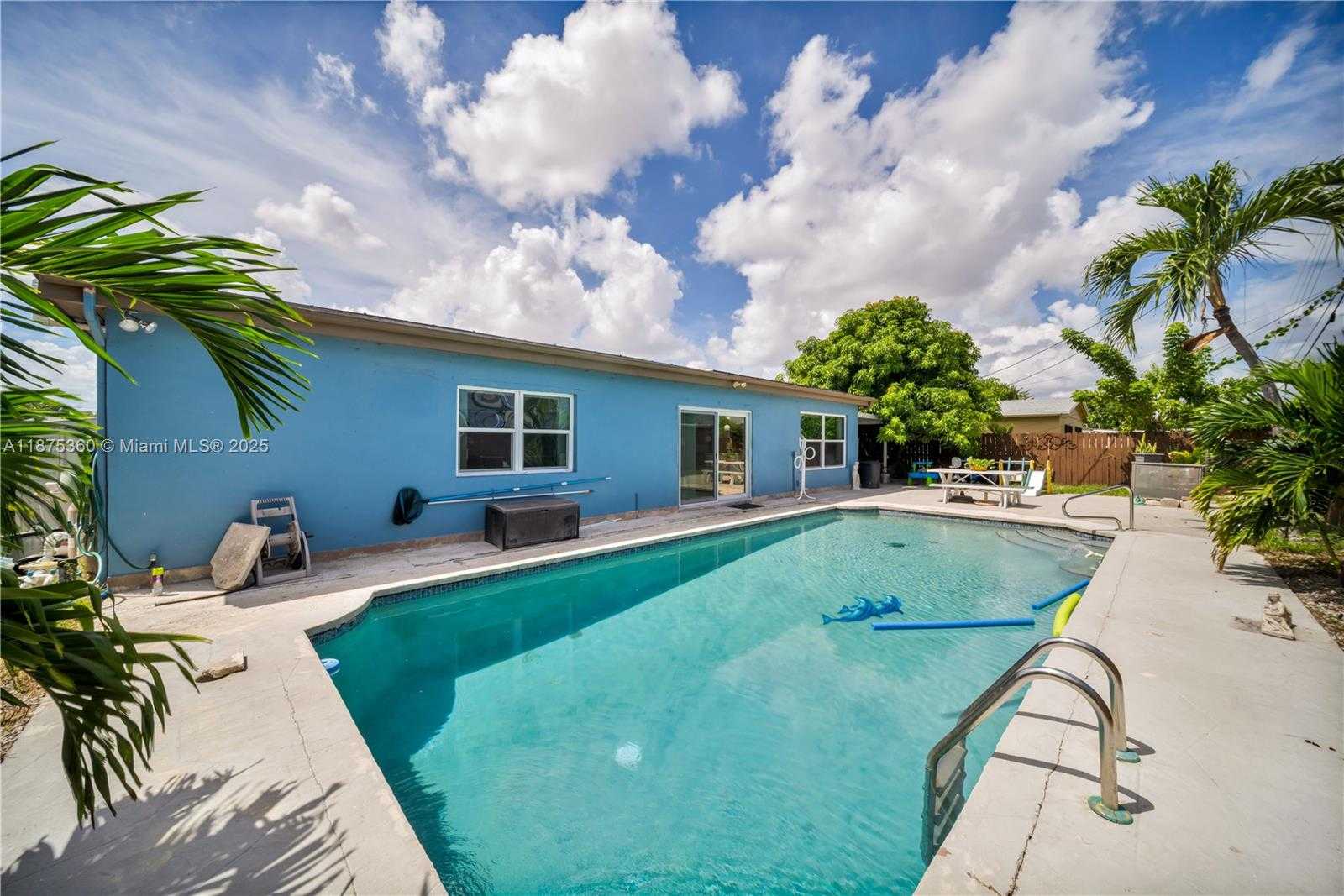 Small Image of 1317 WEST 61ST PL, Hialeah Number 28