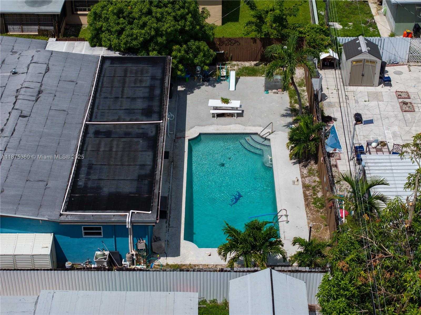 Small Image of 1317 WEST 61ST PL, Hialeah Number 29