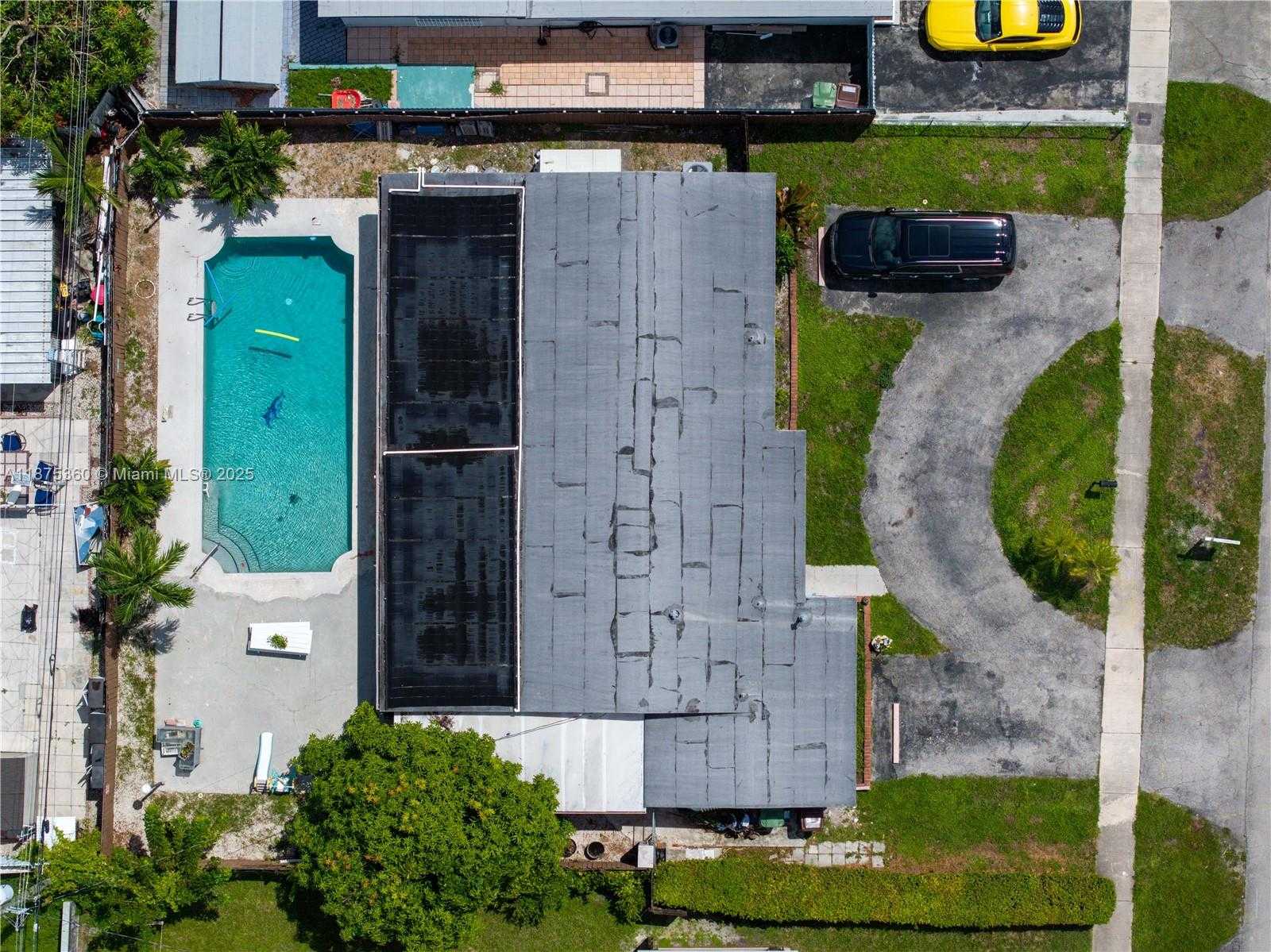 Small Image of 1317 WEST 61ST PL, Hialeah Number 33