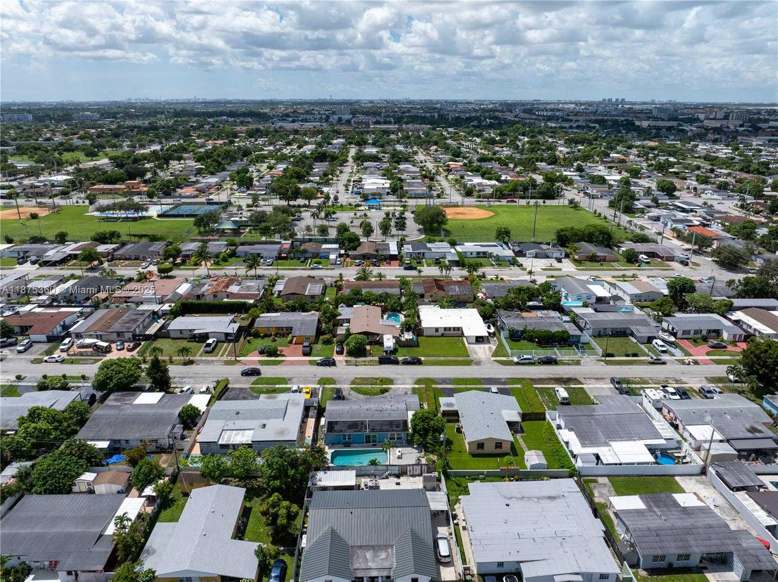 Small Image of 1317 WEST 61ST PL, Hialeah Number 35