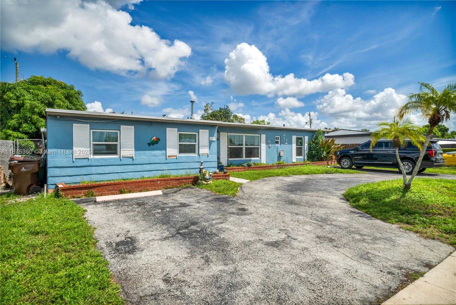 Small Image of 1317 WEST 61ST PL, Hialeah Number 38