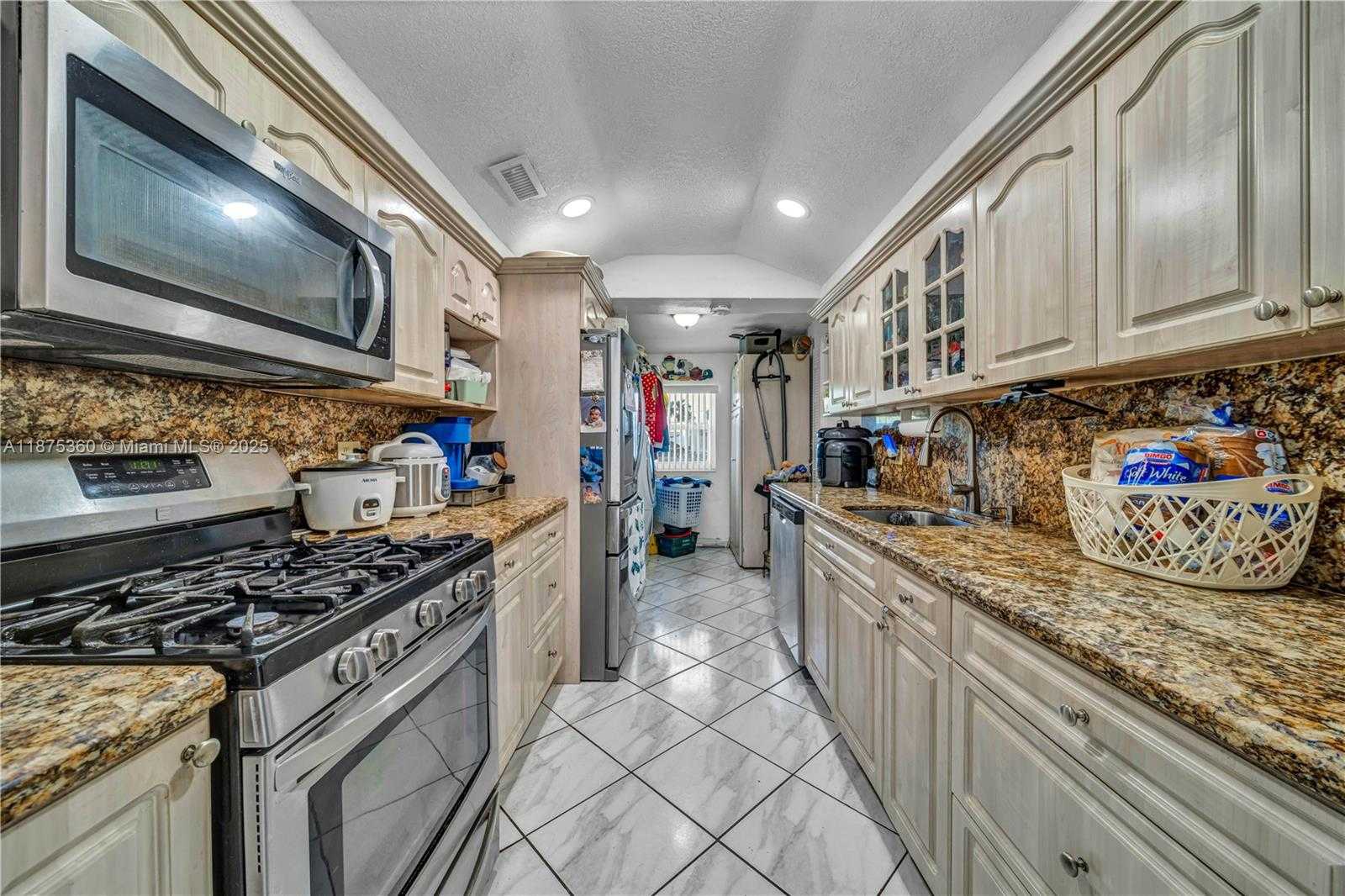 Small Image of 1317 WEST 61ST PL, Hialeah Number 6
