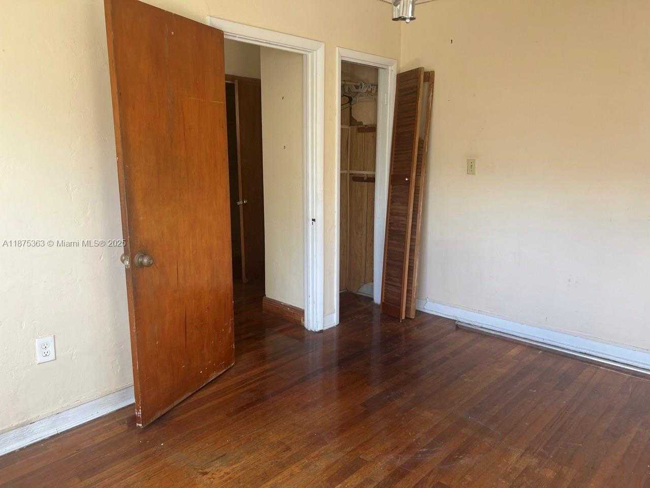 Small Image of 470 NORTH EAST 130TH ST, North Miami Number 18