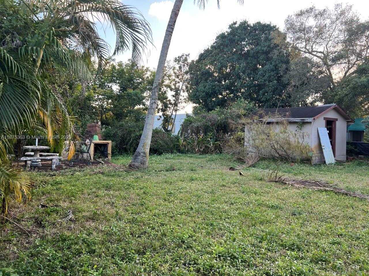 Small Image of 470 NORTH EAST 130TH ST, North Miami Number 21