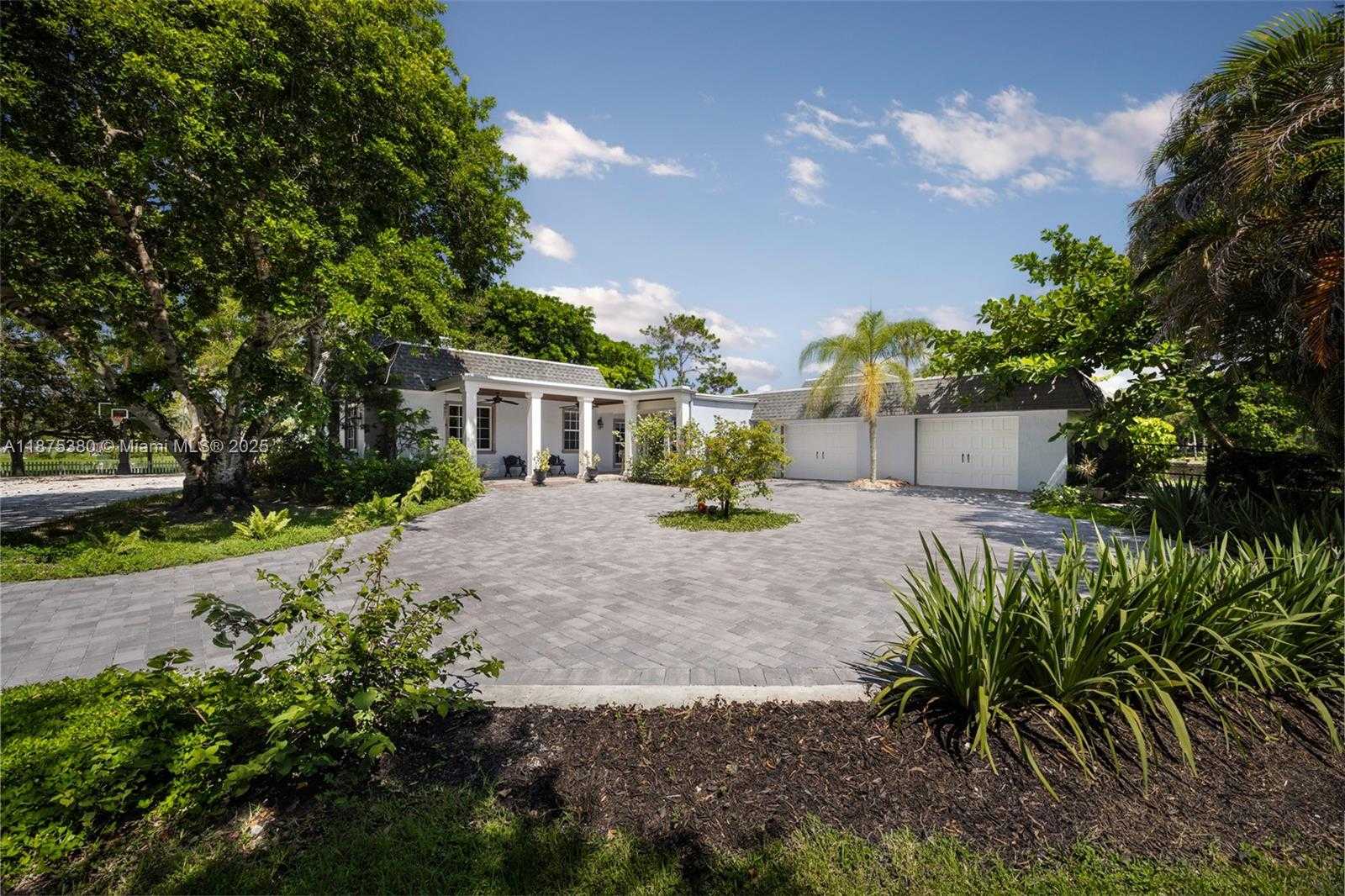 Small Image of 11000 SOUTH WEST 25TH ST, Davie Number 3