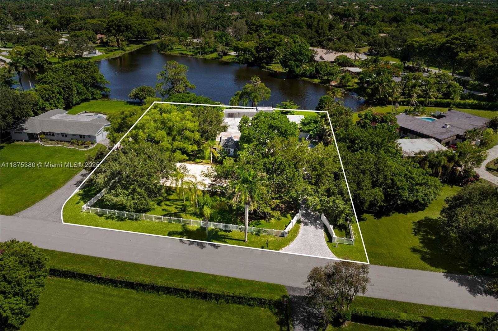 Small Image of 11000 SOUTH WEST 25TH ST, Davie Number 41