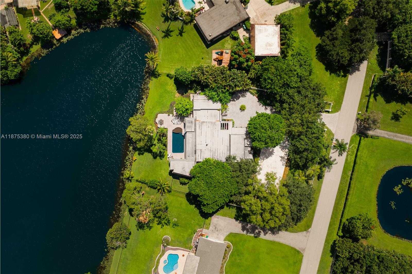 Small Image of 11000 SOUTH WEST 25TH ST, Davie Number 42