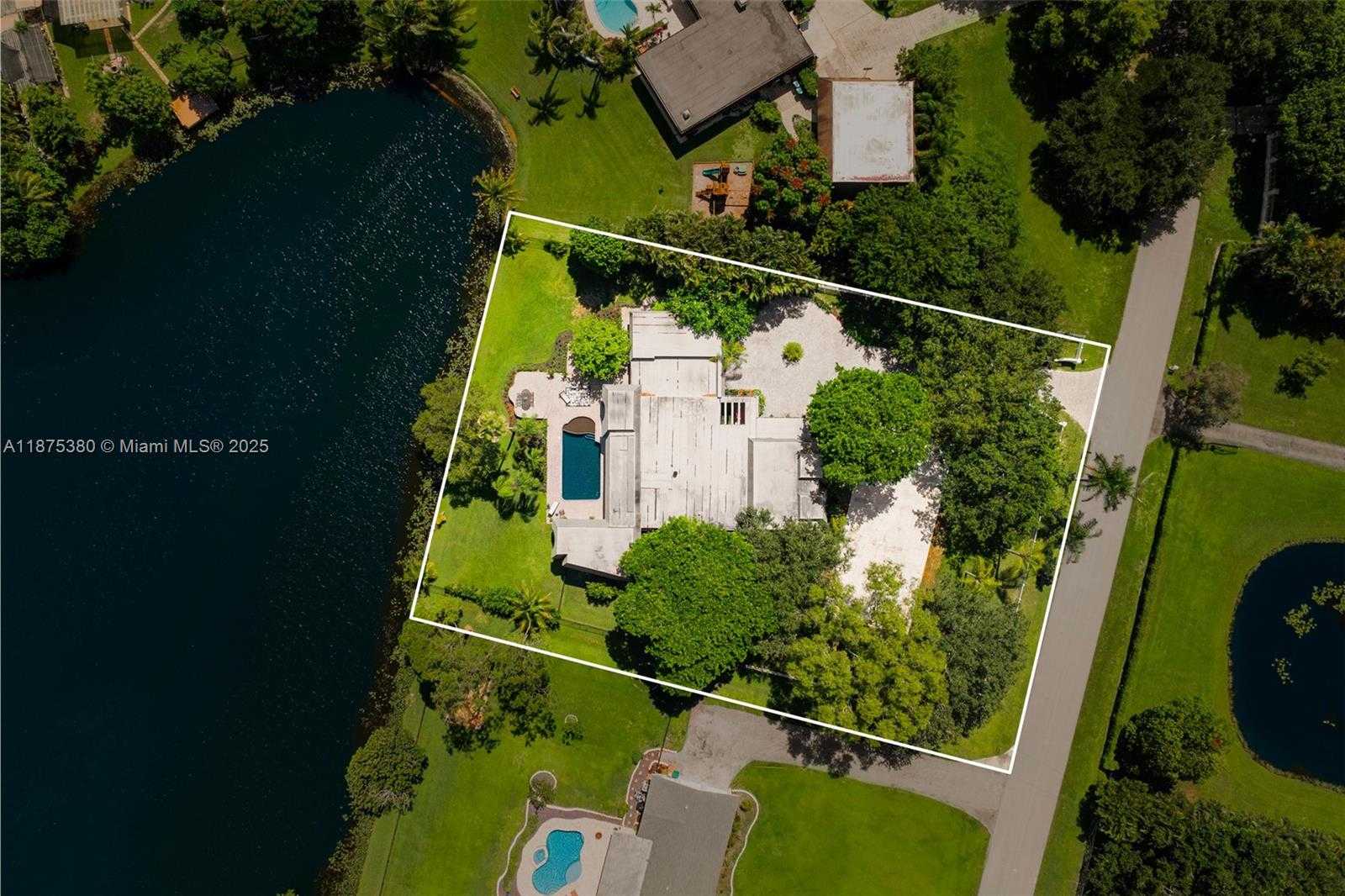 Small Image of 11000 SOUTH WEST 25TH ST, Davie Number 43
