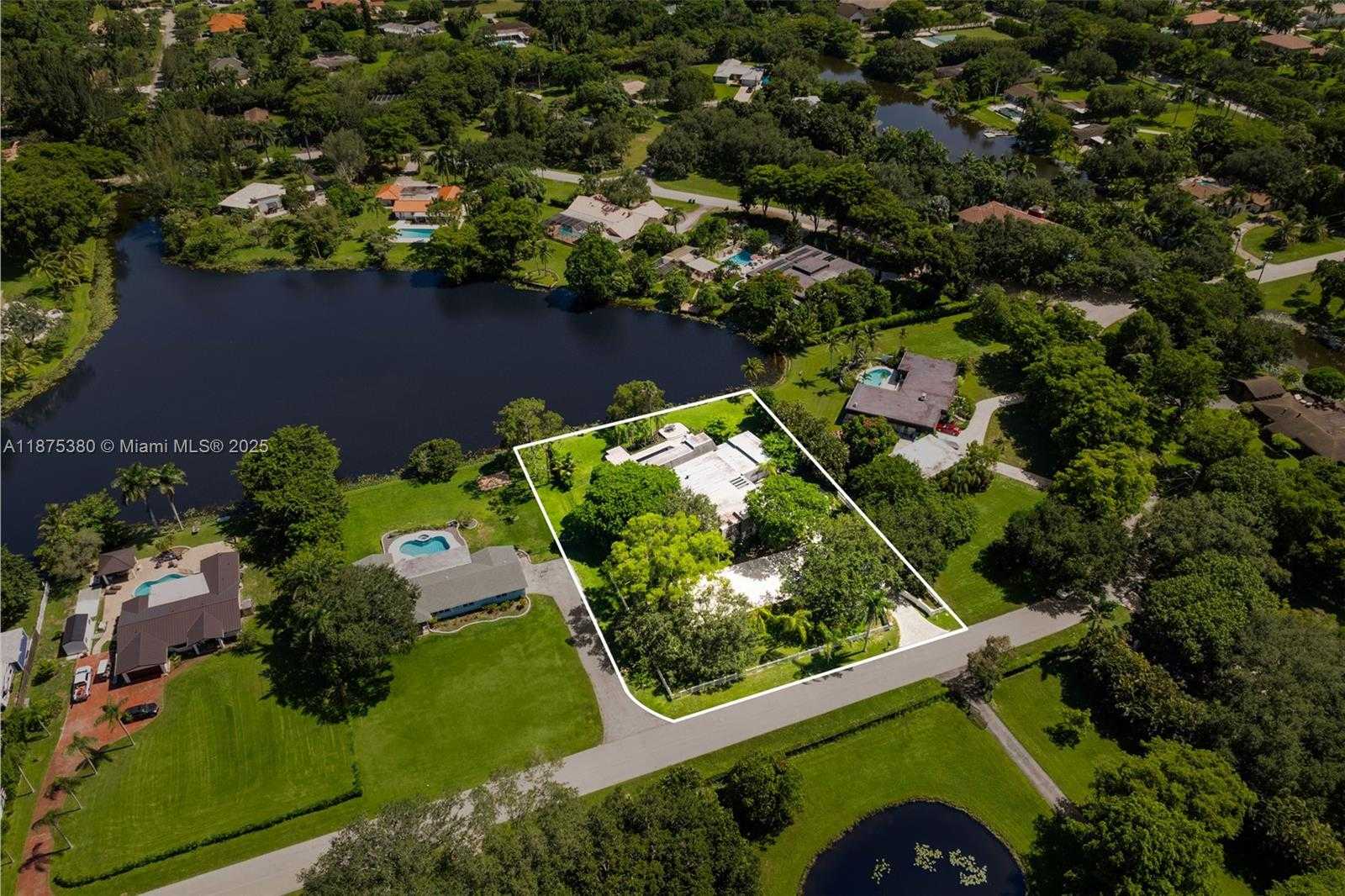 Small Image of 11000 SOUTH WEST 25TH ST, Davie Number 45