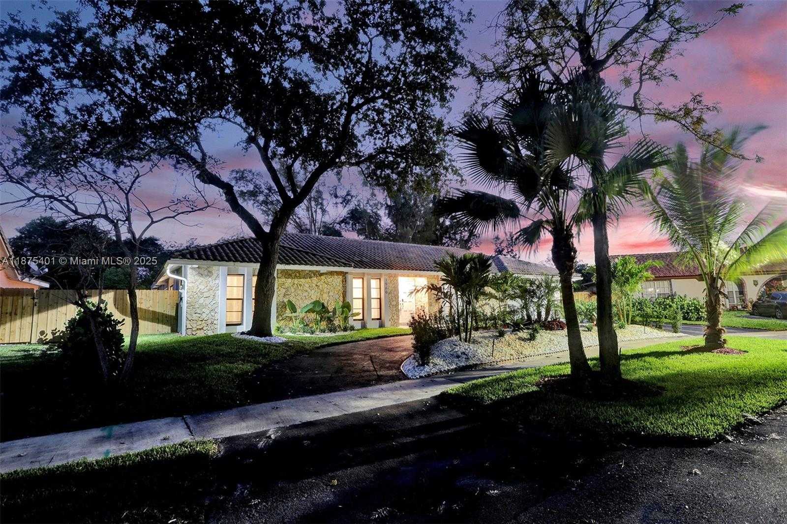 Small Image of 1960 SOUTH WEST 51ST TER, Plantation Number 13