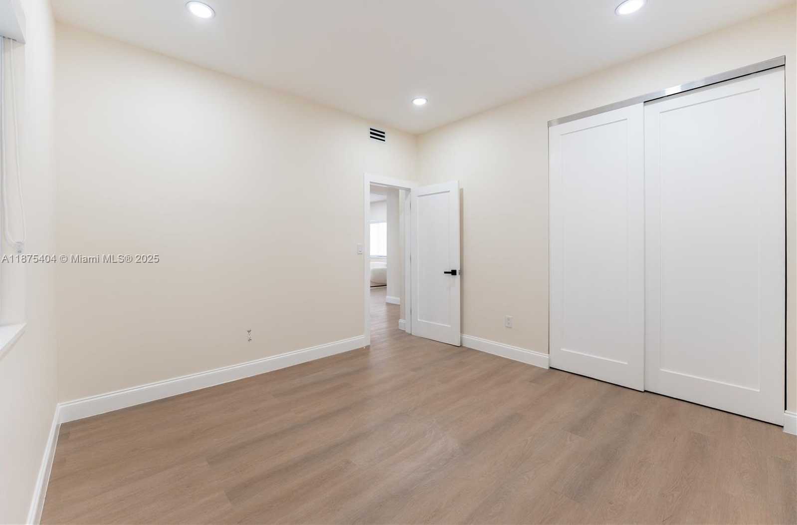 Small Image of 4144 ALTON RD, Miami Beach Number 10