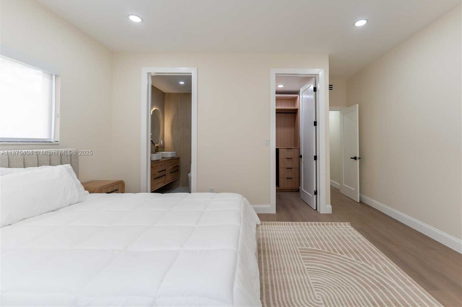 Small Image of 4144 ALTON RD, Miami Beach Number 13