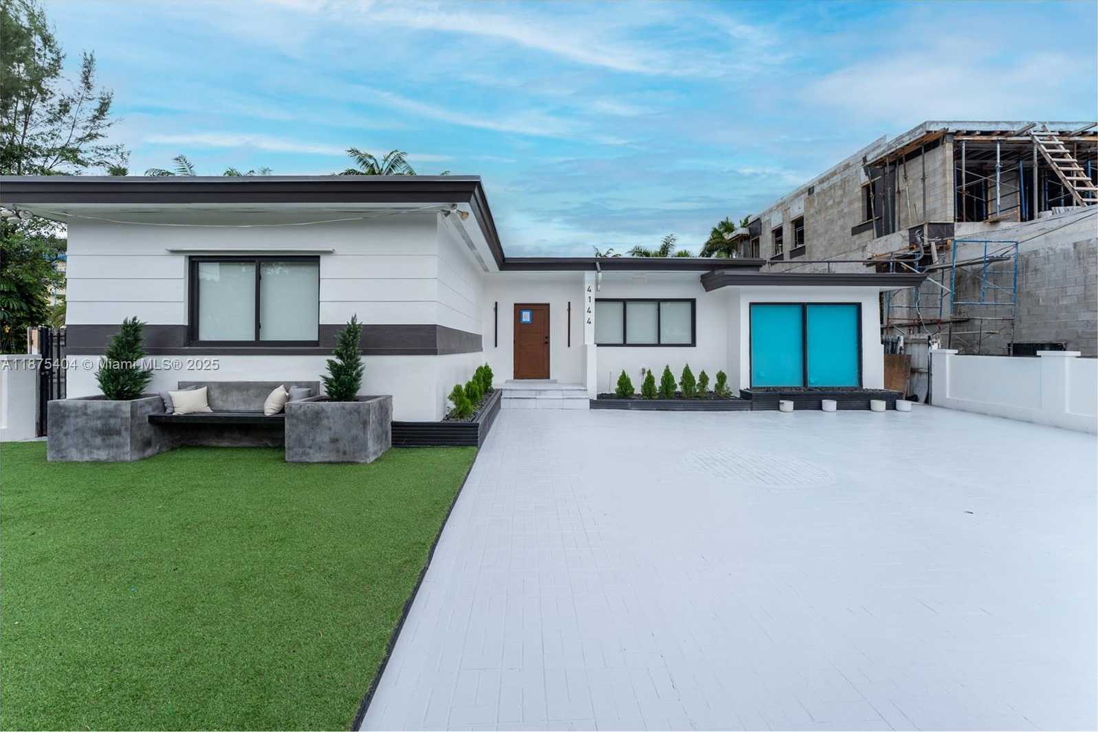 Small Image of 4144 ALTON RD, Miami Beach Number 2