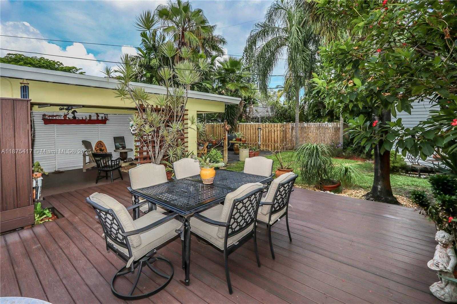 Small Image of 1515 HARRISON ST, Hollywood Number 5