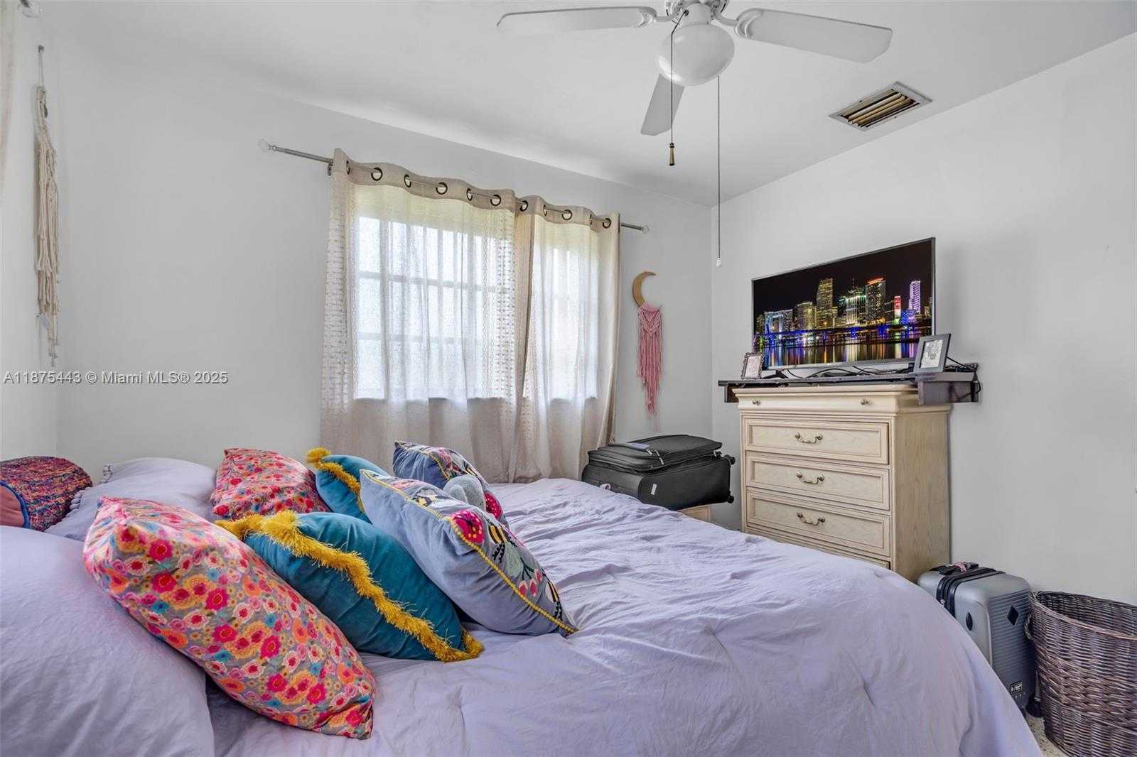 Small Image of 1310 WEST 36TH ST, Hialeah Number 15