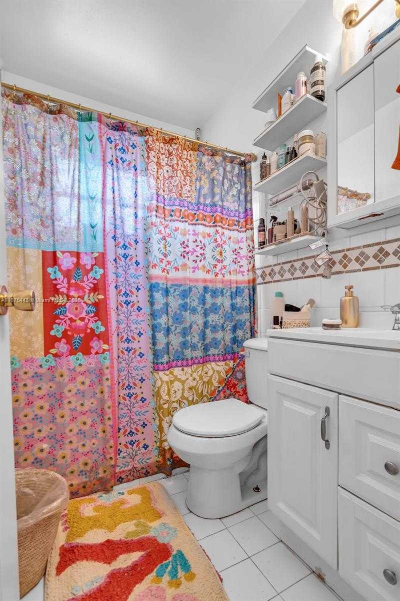 Small Image of 1310 WEST 36TH ST, Hialeah Number 17