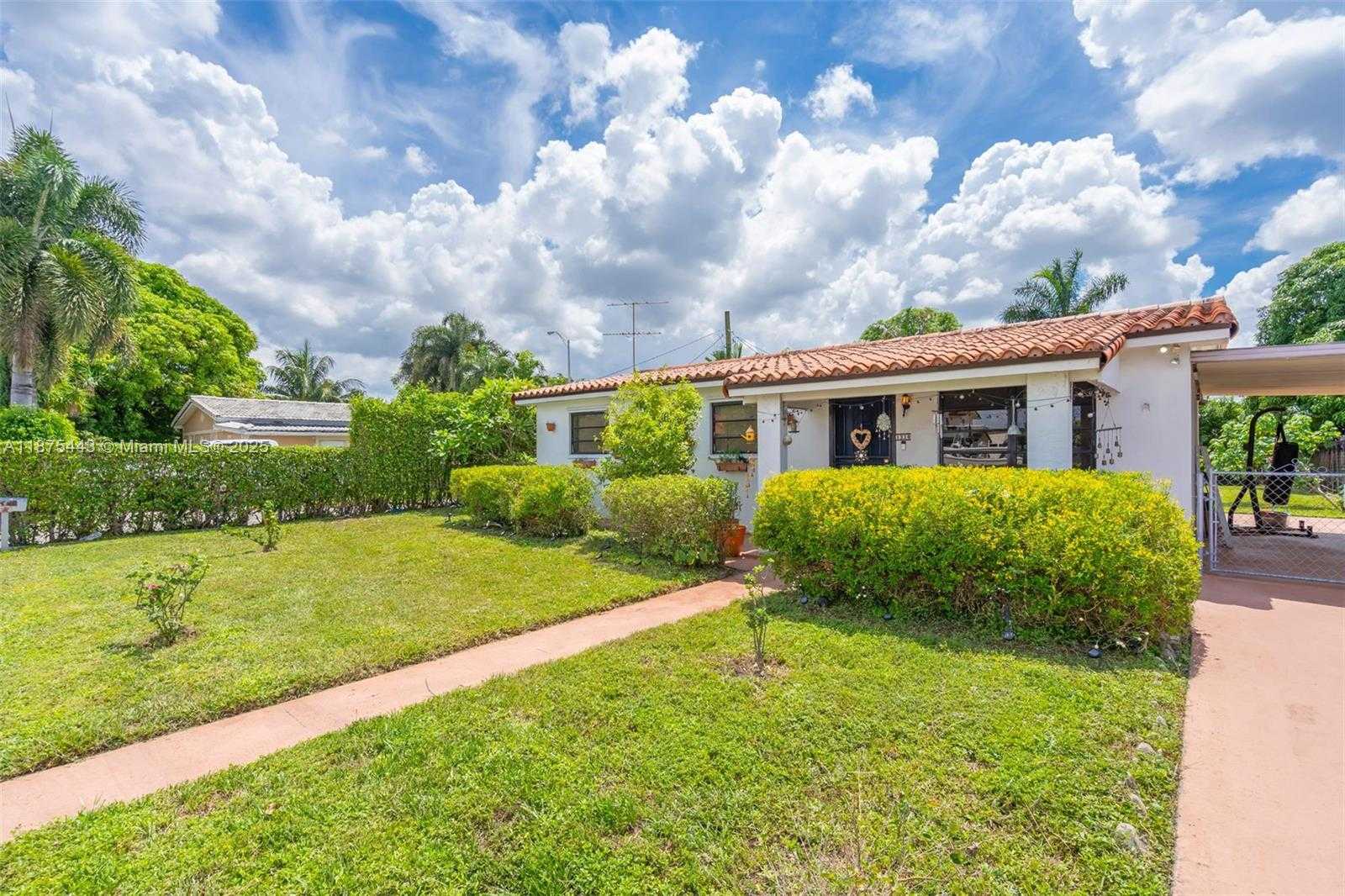 Small Image of 1310 WEST 36TH ST, Hialeah Number 2