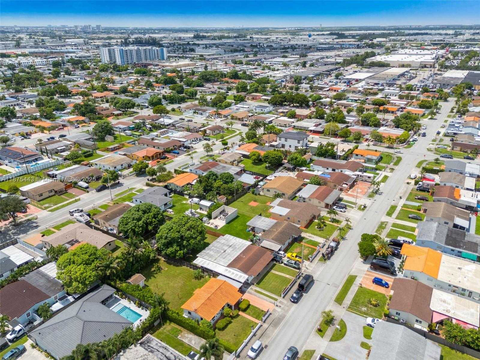Small Image of 1310 WEST 36TH ST, Hialeah Number 31