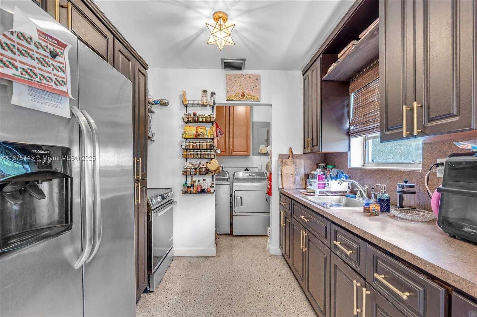 Small Image of 1310 WEST 36TH ST, Hialeah Number 7