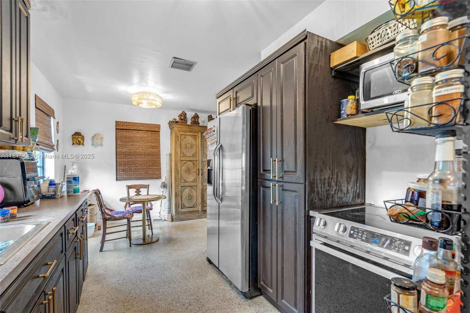 Small Image of 1310 WEST 36TH ST, Hialeah Number 8