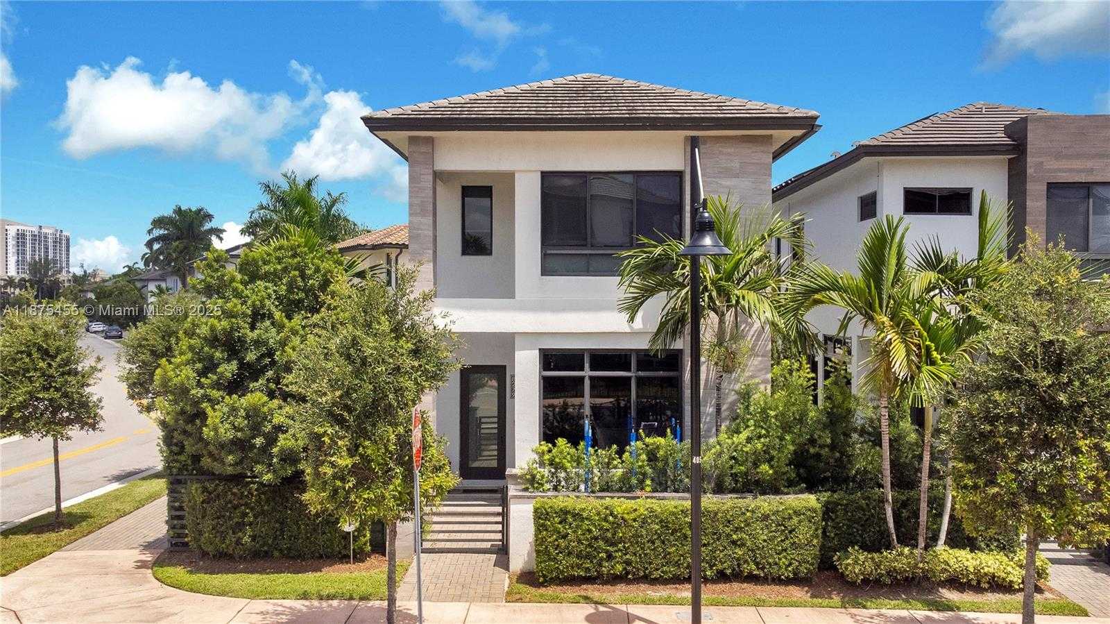 Small Image of 8279 NORTH WEST 43RD ST, Doral Number 33