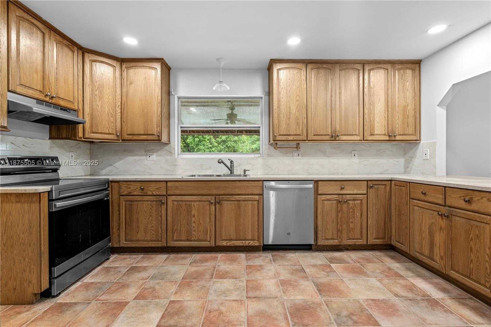 Small Image of 17485 SOUTH WEST 297TH TER, Homestead Number 29