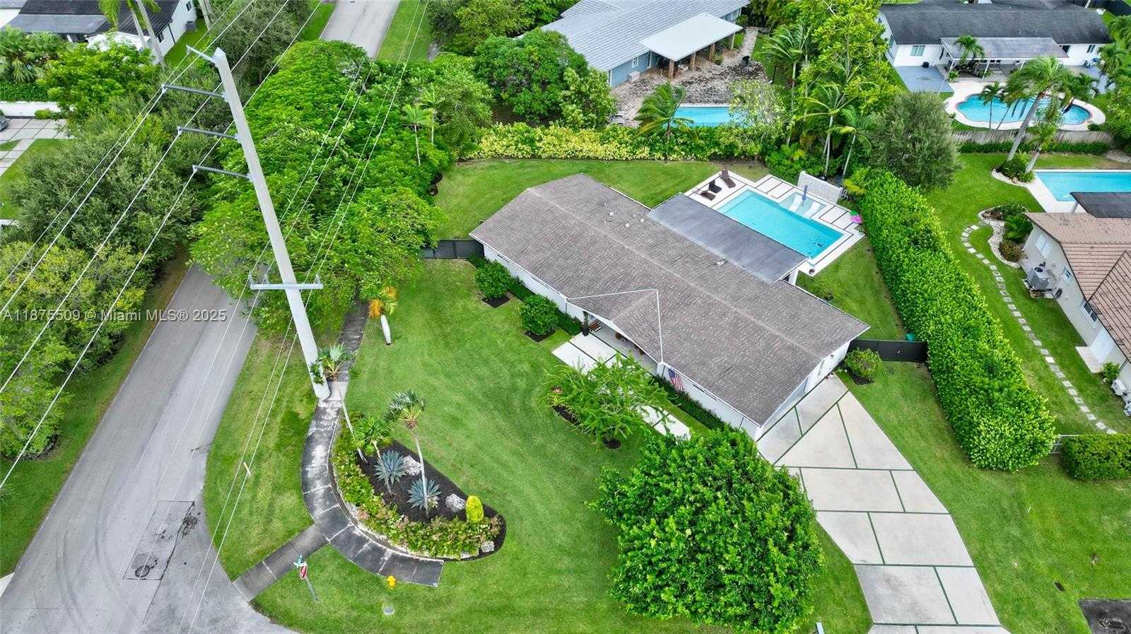 Small Image of 8133 SOUTH WEST 103RD ST, Miami Number 21