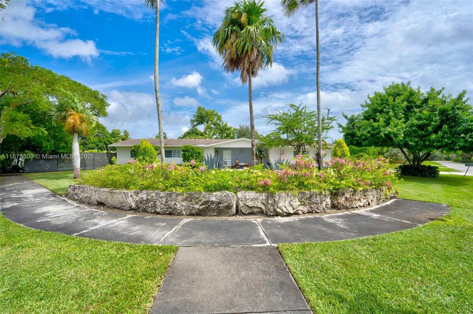 Small Image of 8133 SOUTH WEST 103RD ST, Miami Number 3