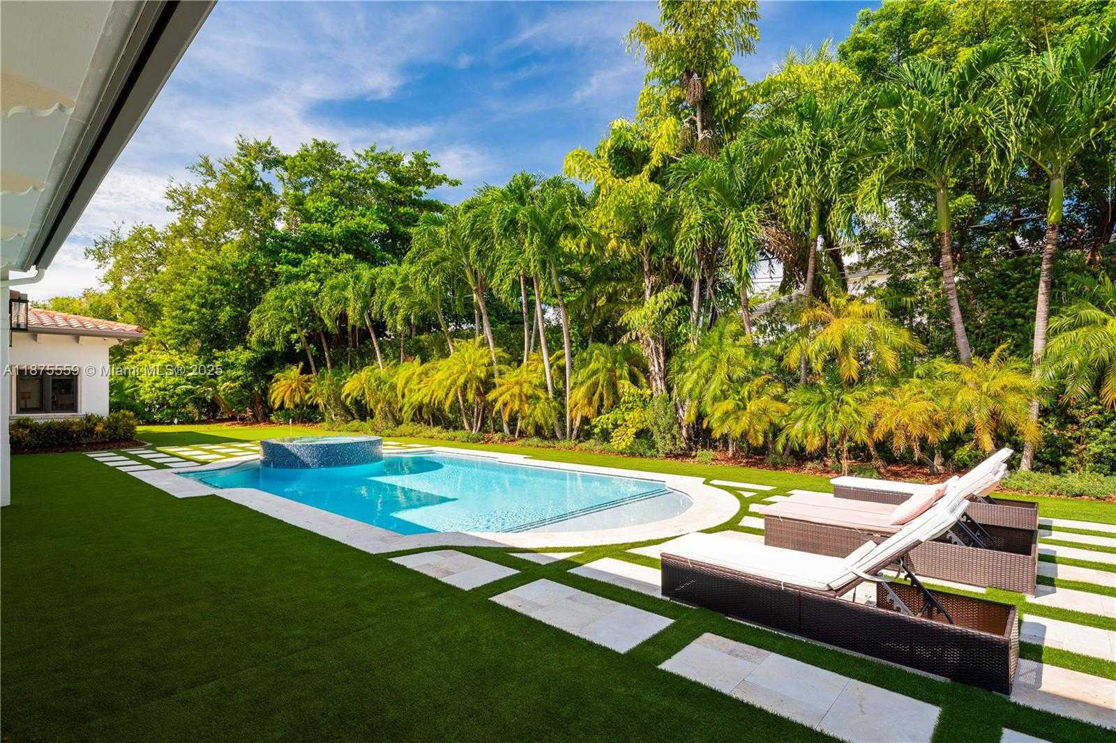 Small Image of 10900 SOUTH WEST 61ST CT, Pinecrest Number 29