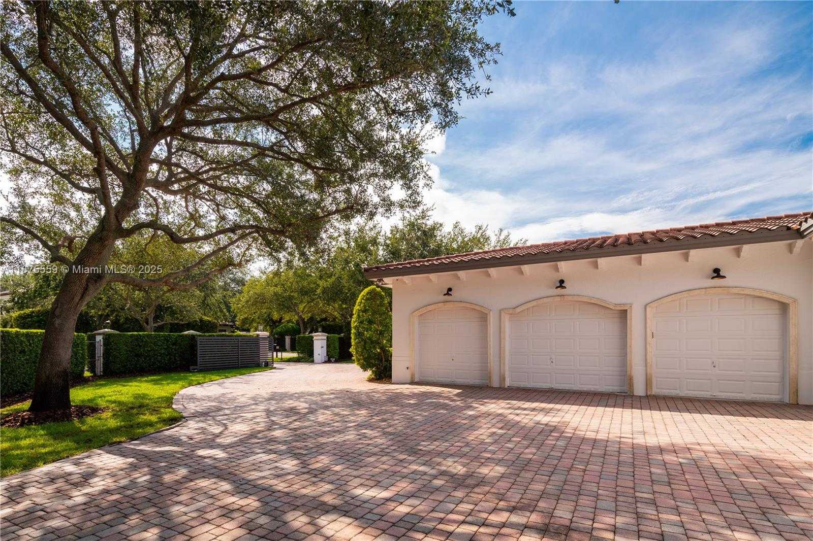 Small Image of 10900 SOUTH WEST 61ST CT, Pinecrest Number 39