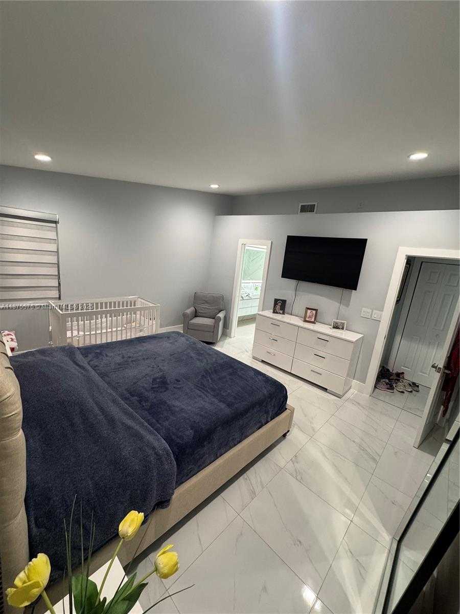 Small Image of 21914 SOUTH WEST 97TH PL, Cutler Bay Number 17