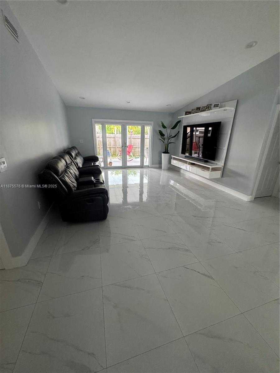 Small Image of 21914 SOUTH WEST 97TH PL, Cutler Bay Number 21