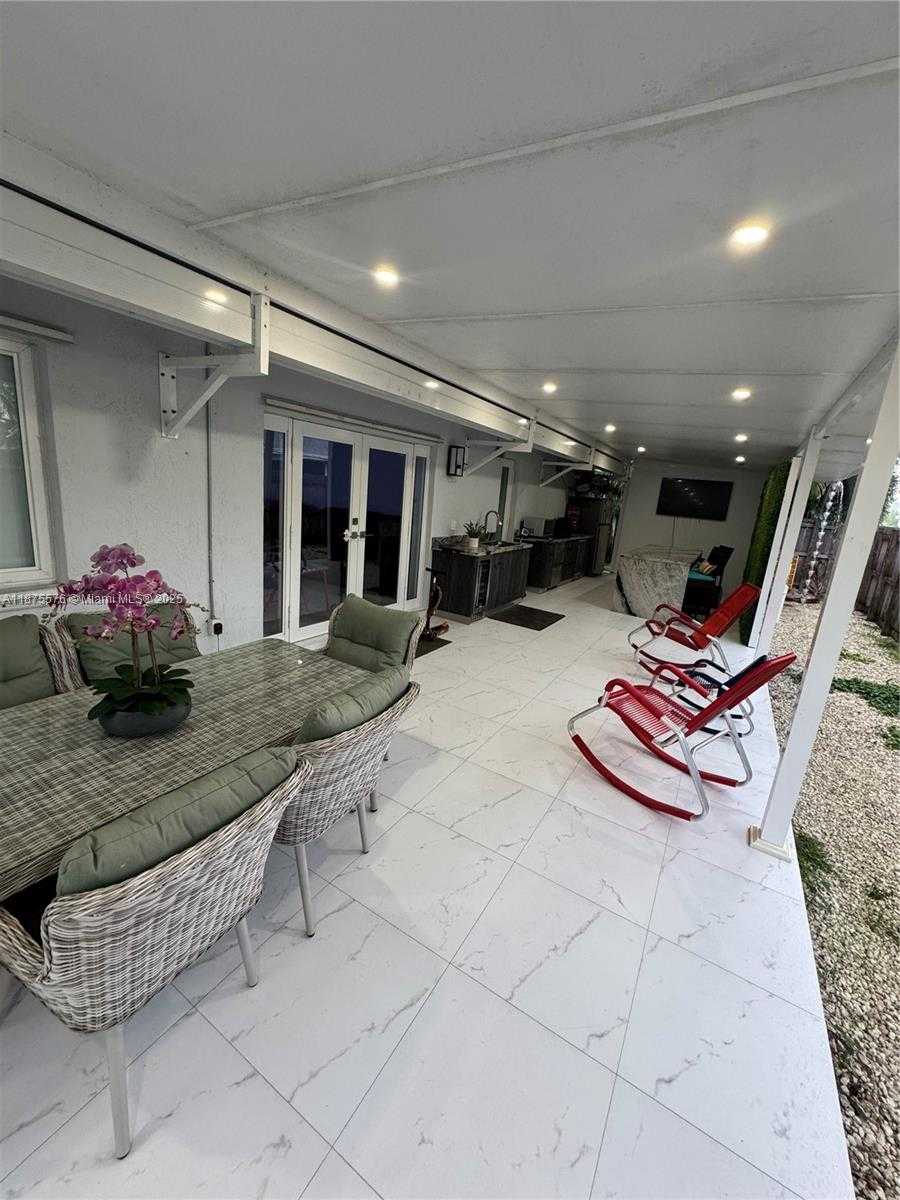 Small Image of 21914 SOUTH WEST 97TH PL, Cutler Bay Number 3