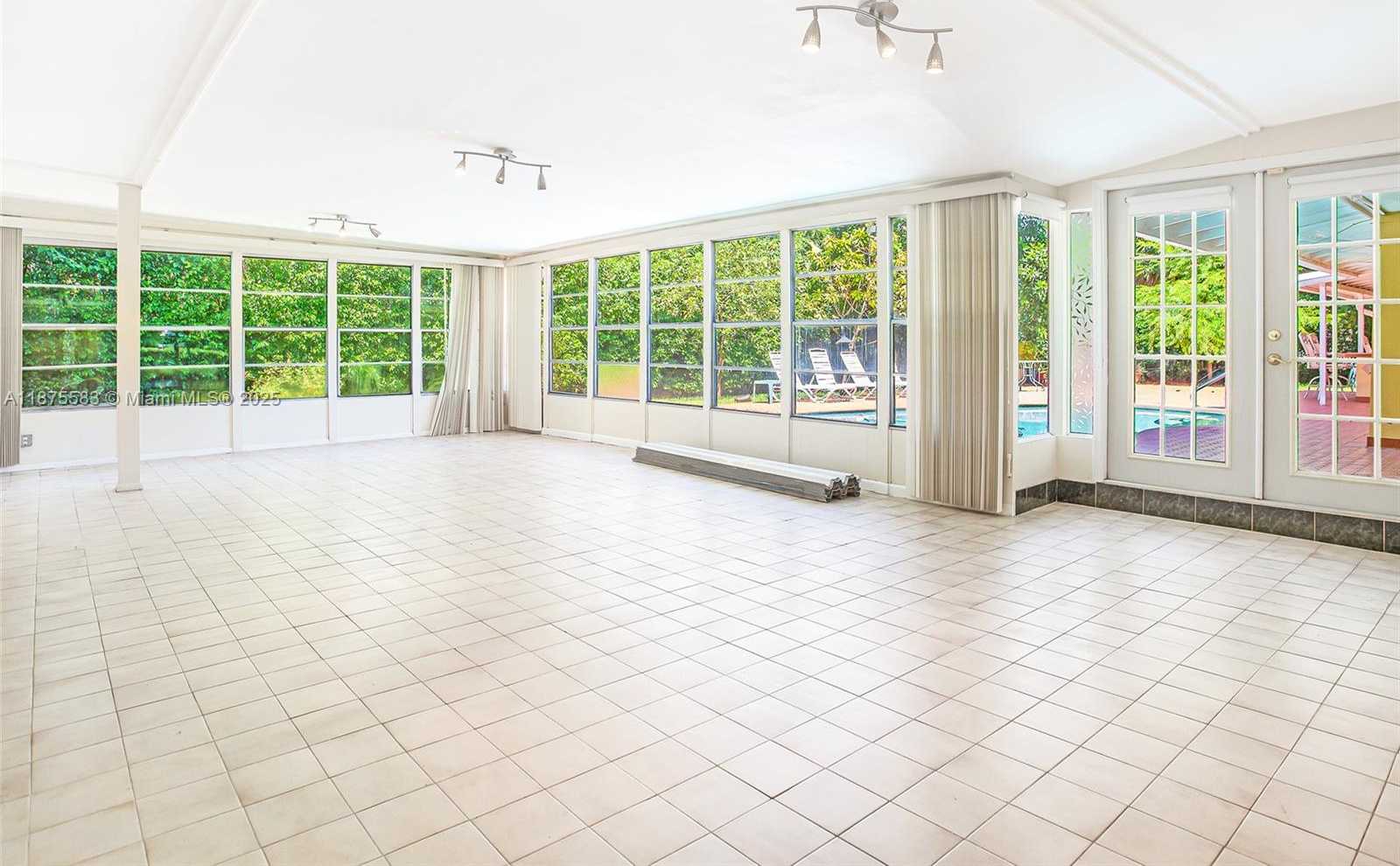 Small Image of 131 SOUTH WEST 59TH AVE, Plantation Number 15