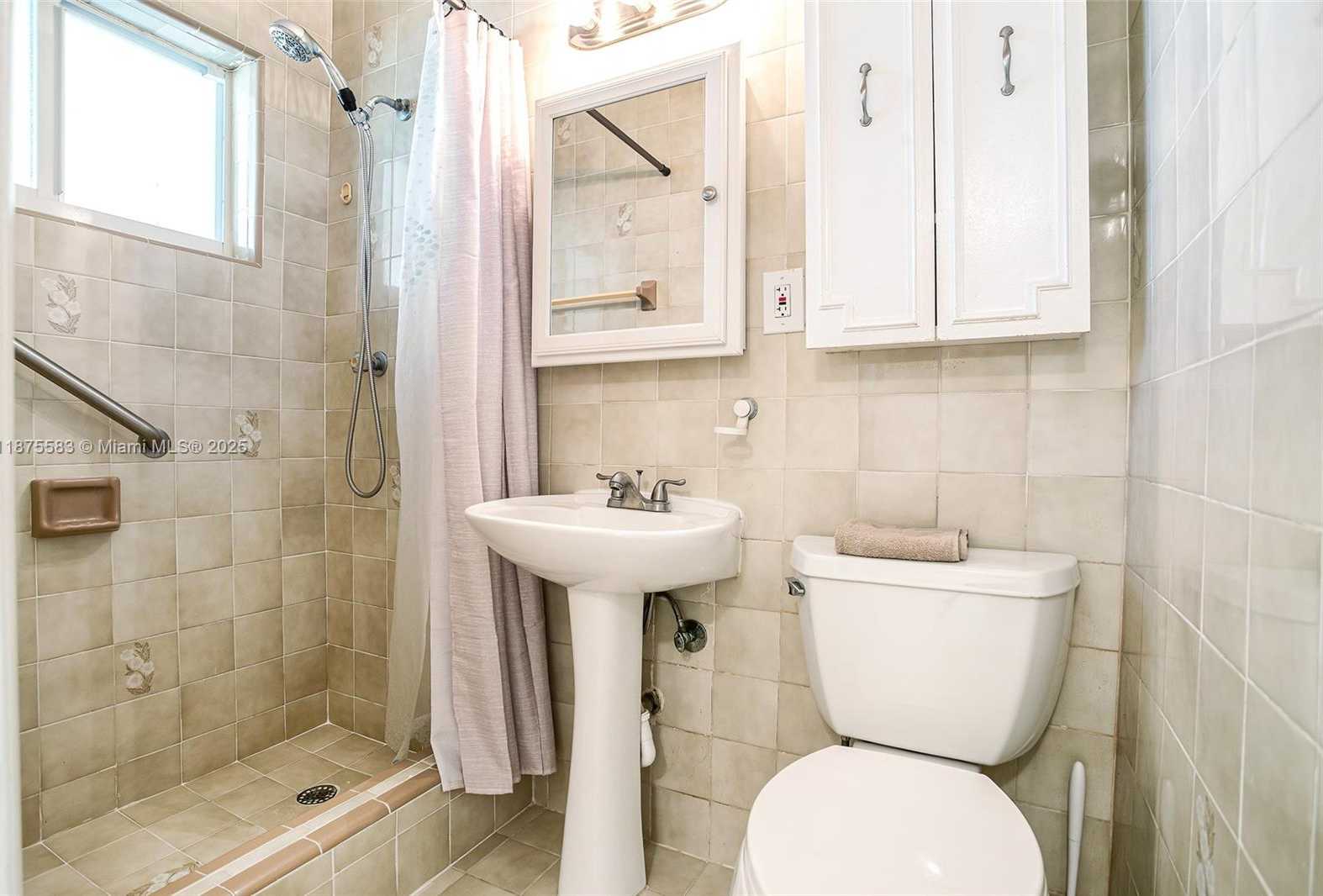 Small Image of 131 SOUTH WEST 59TH AVE, Plantation Number 31